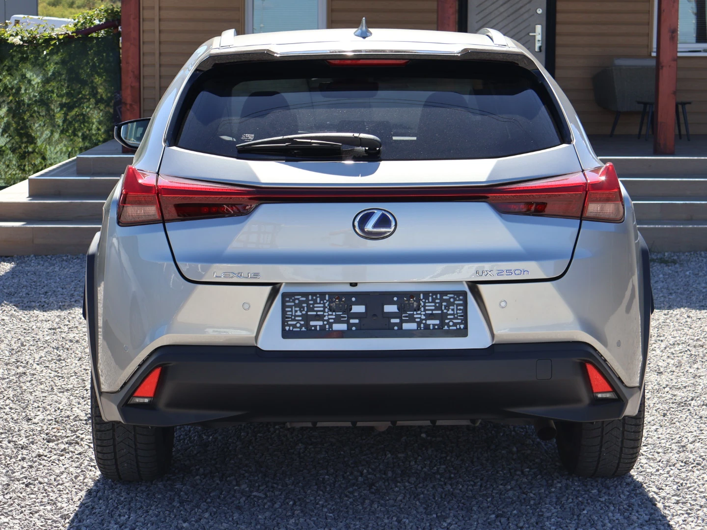 Lexus UX 250h 360 КАМЕРА/HUD/BSM/ПОДГРЕВ И ОБДУХВАНЕ/ЕЛ.БАГАЖНИК - изображение 5