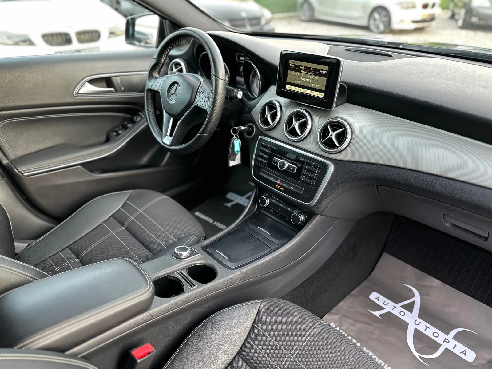 Mercedes-Benz GLA 200, снимка 12 - Автомобили и джипове - 53821511