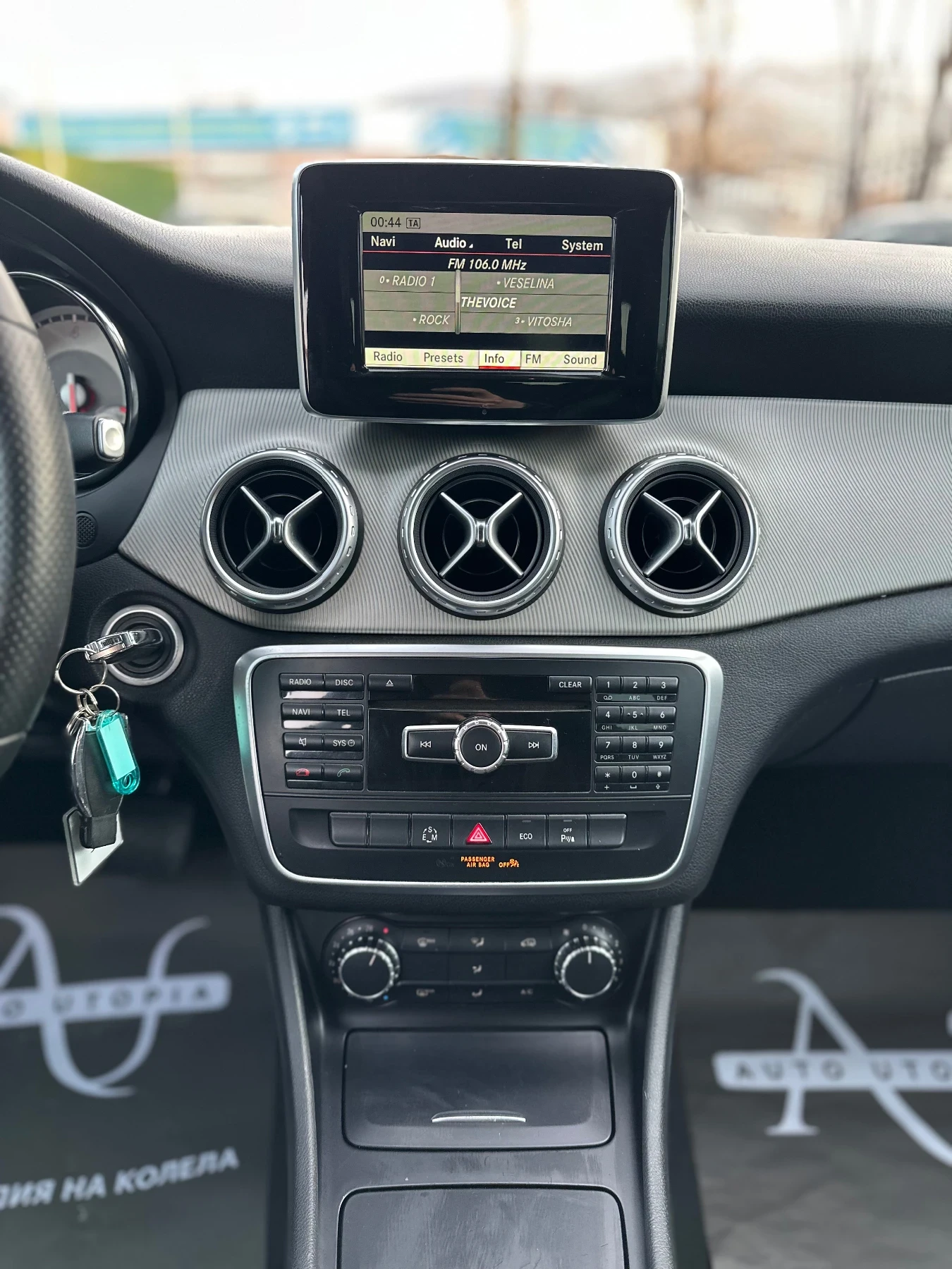 Mercedes-Benz GLA 200, снимка 8 - Автомобили и джипове - 53821511