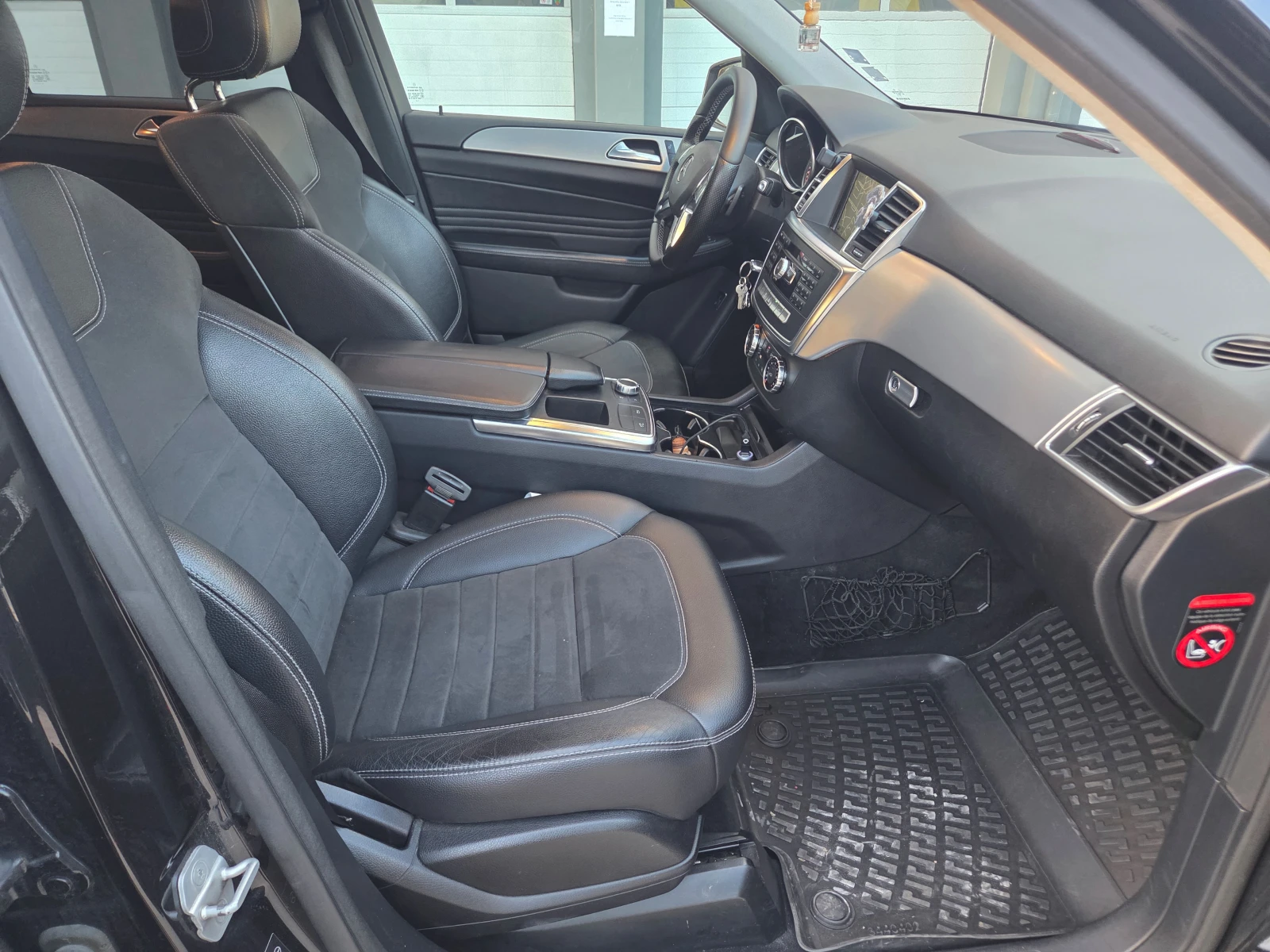 Mercedes-Benz ML 350 CDI/4Matic/BlueTEC/NAVI/Камера, снимка 15 - Автомобили и джипове - 54114410