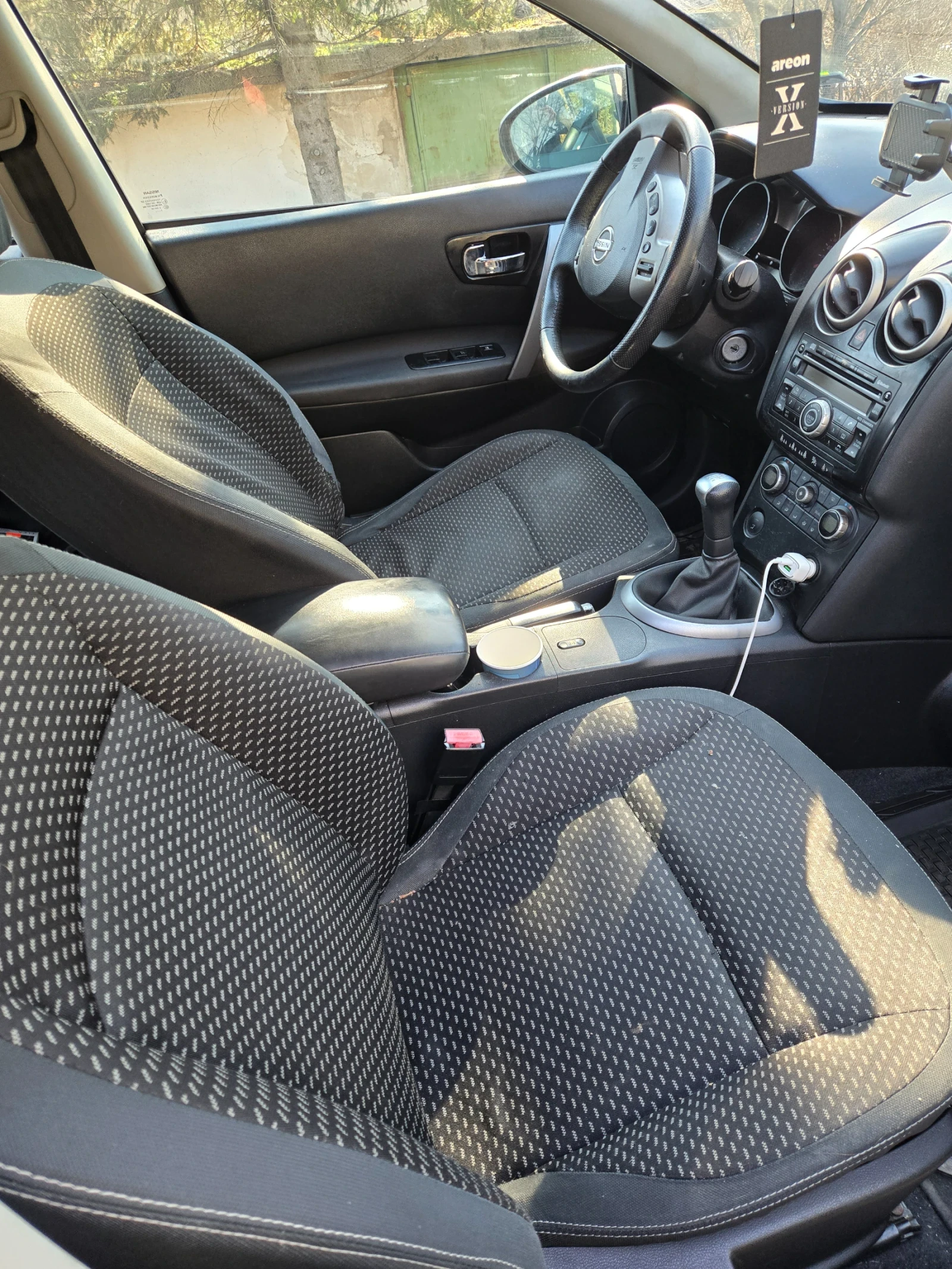 Nissan Qashqai Газ бензин, снимка 8 - Автомобили и джипове - 55476669