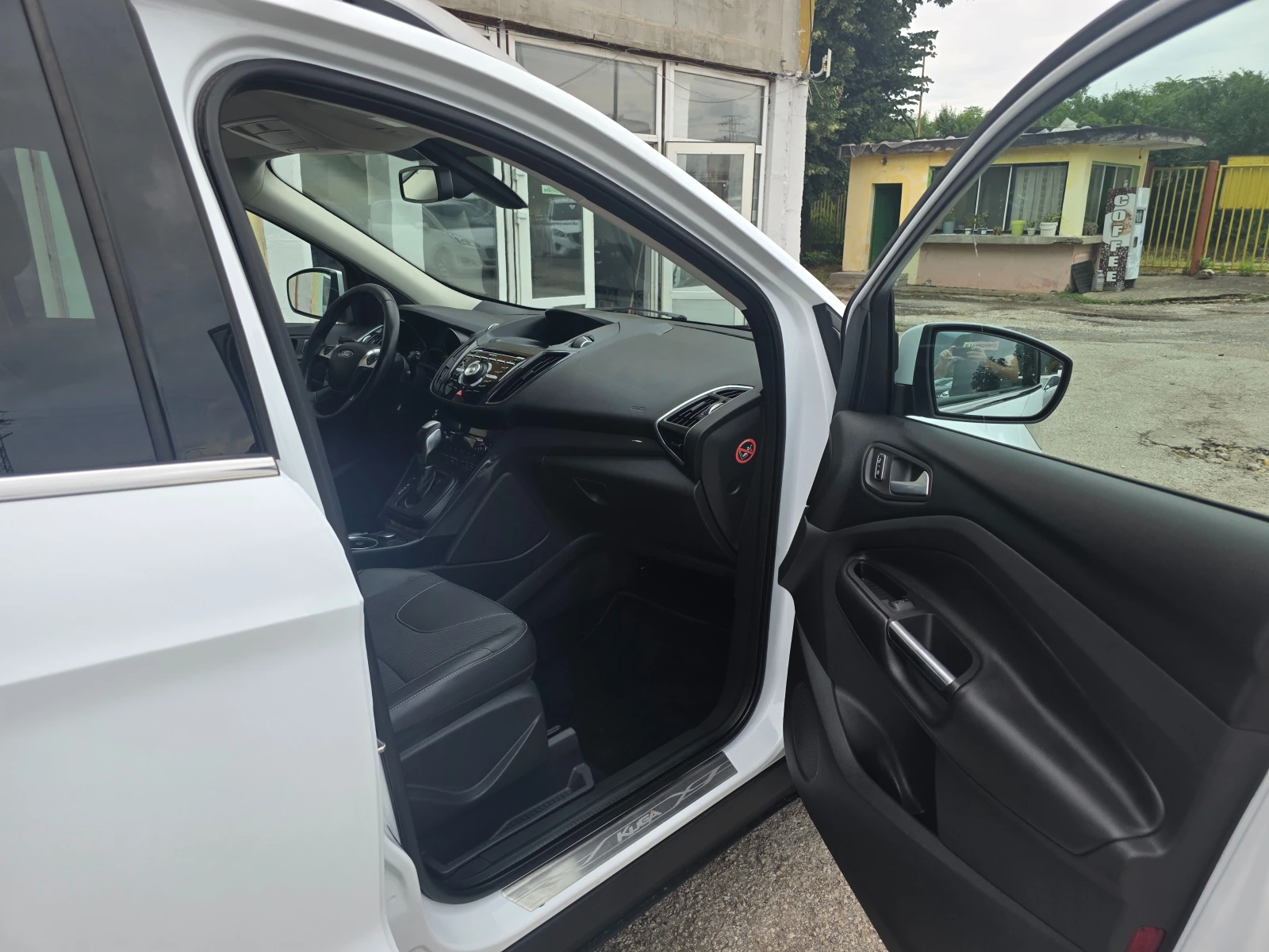 Ford Kuga 2.0TDCI NAVI ITALY , снимка 12 - Автомобили и джипове - 55240044
