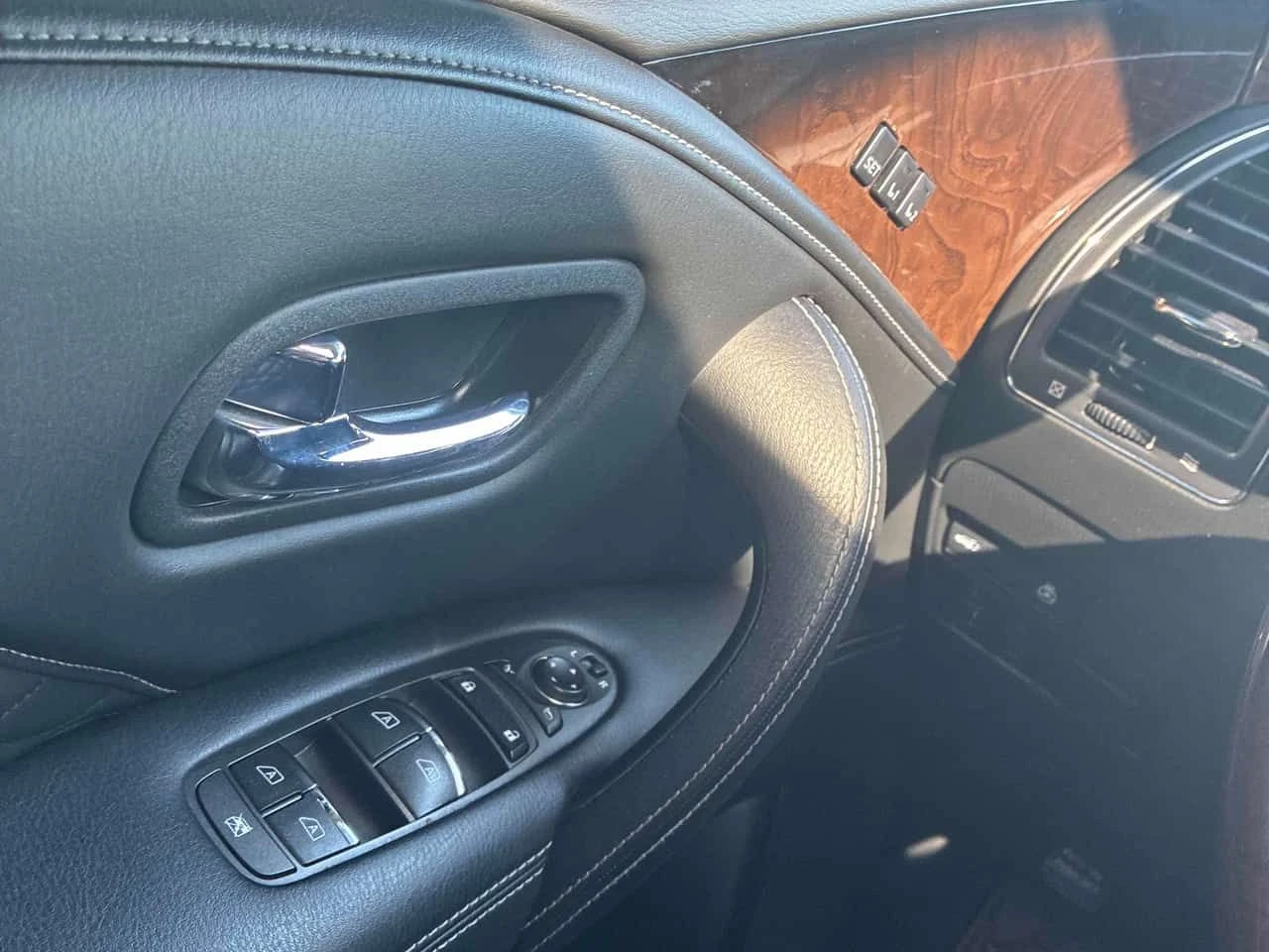 Infiniti QX80 7 Passenger  / ������� � ������  | Mobile.bg � ����������� 12