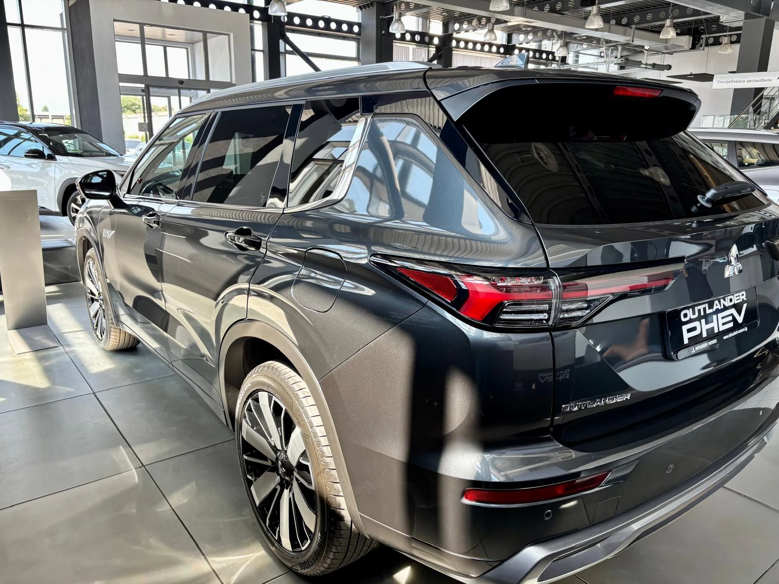 Mitsubishi Outlander INSTYLE+ PHEV, снимка 6 - Автомобили и джипове - 55583528