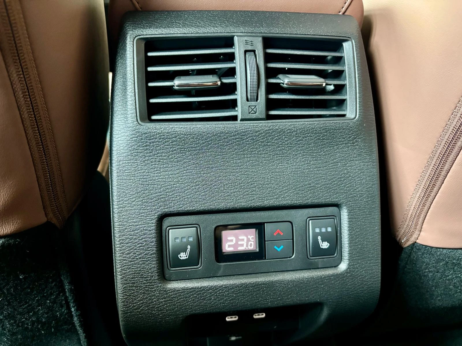 Mitsubishi Outlander INSTYLE+ PHEV, снимка 15 - Автомобили и джипове - 55583528