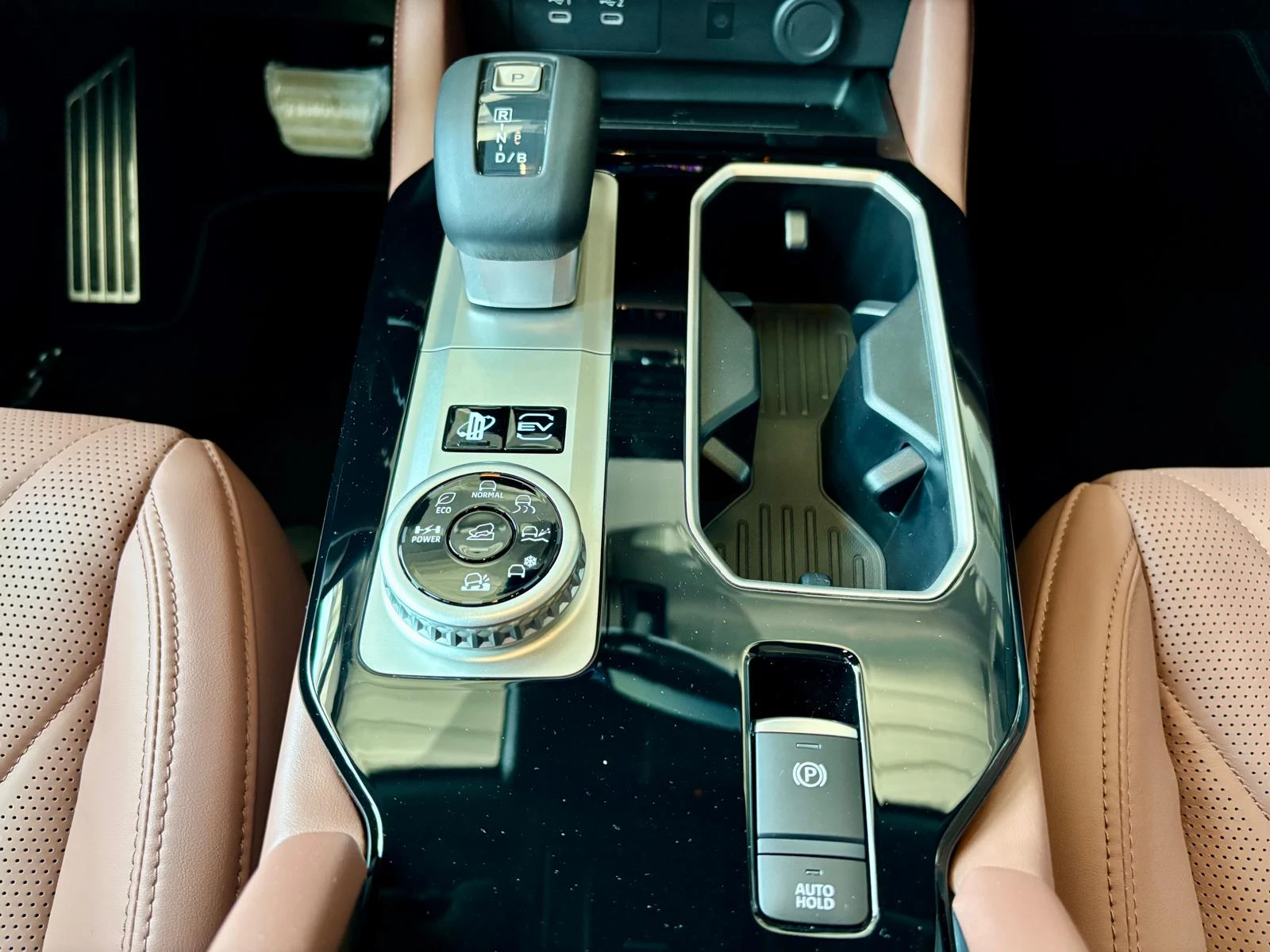 Mitsubishi Outlander INSTYLE+ PHEV, снимка 11 - Автомобили и джипове - 55583528