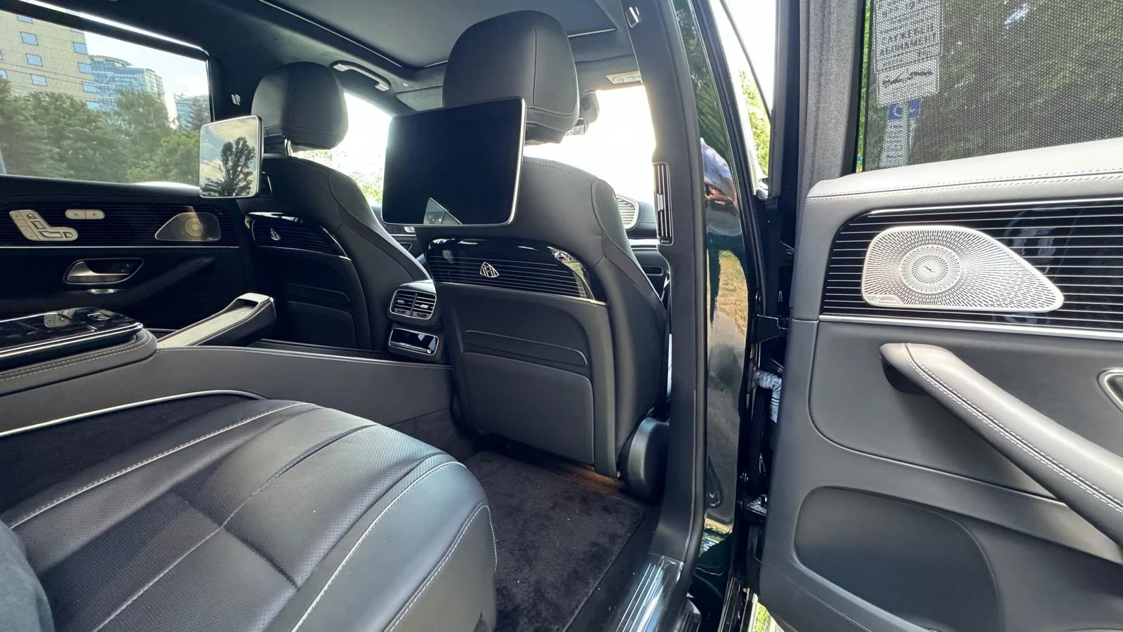 Mercedes-Benz GLS 600 Maybach , снимка 12 - Автомобили и джипове - 55704999