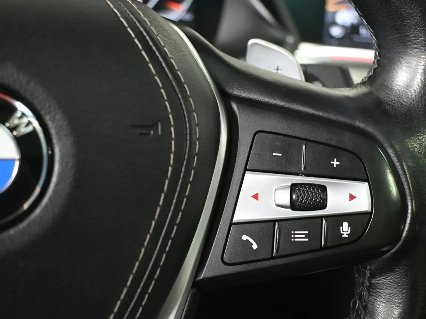 BMW X5 40i M SPORT* 360* ХЕДЪП* DISTRONIC* LANE, снимка 12 - Автомобили и джипове - 55879041