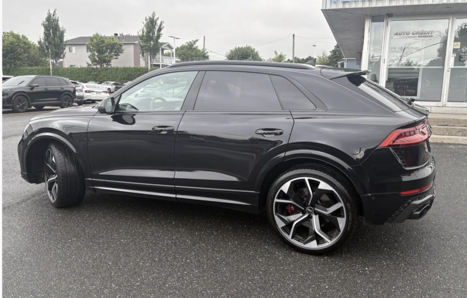 Audi RSQ8 BANG* OLUFSEN* ДИСТРОНИК* ОБДУХВАНЕ* 360КАМЕРА* , снимка 4 - Автомобили и джипове - 55979125