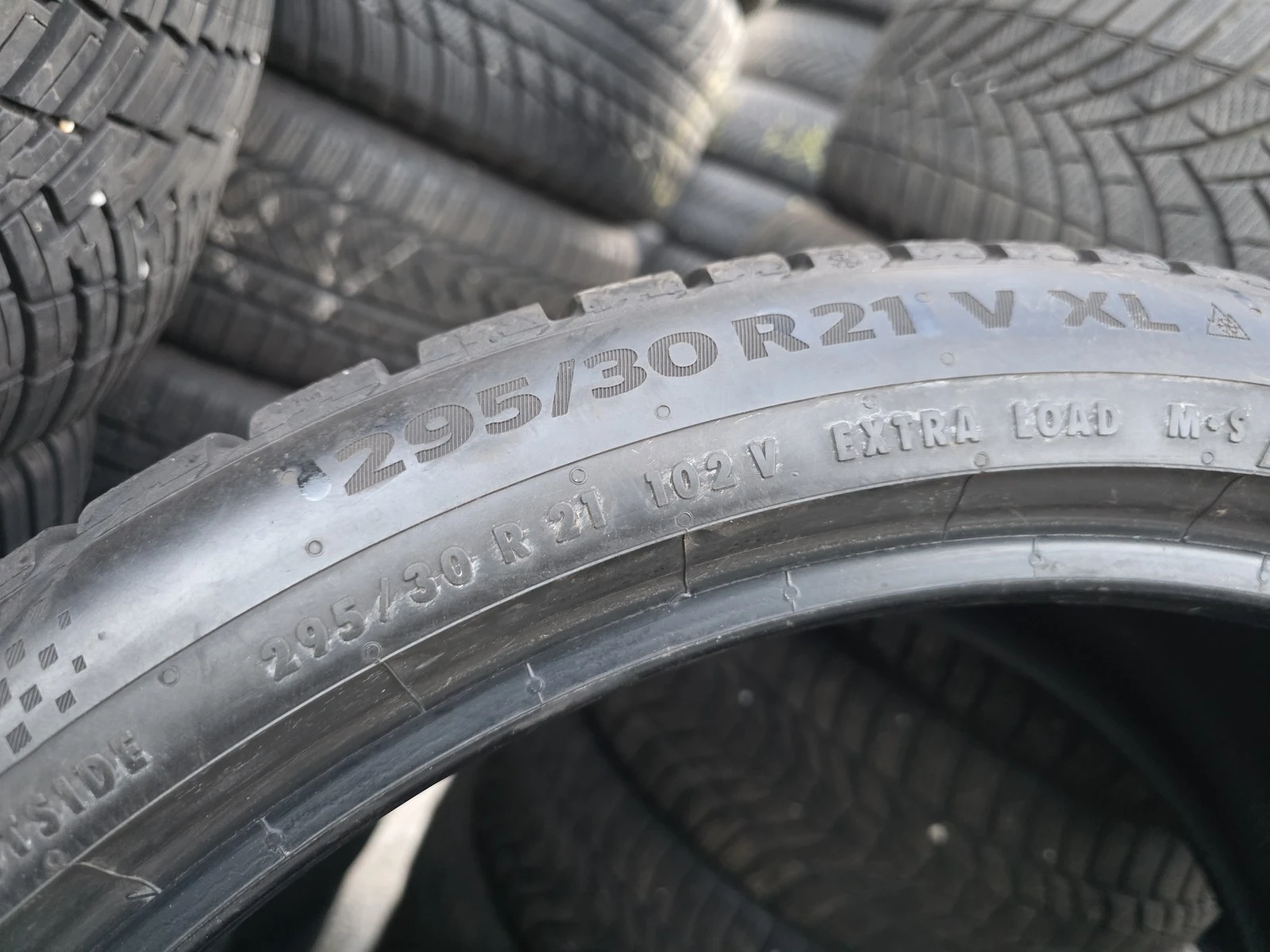 Гуми Зимни 295/30R21