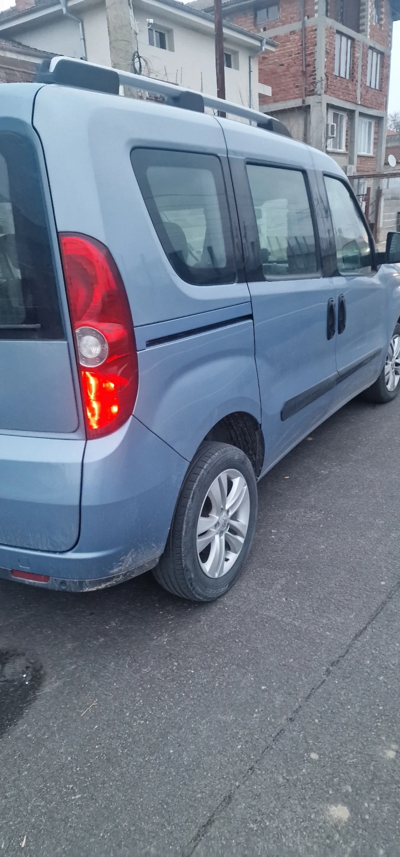 Opel Combo, снимка 2 - Автомобили и джипове - 48324038