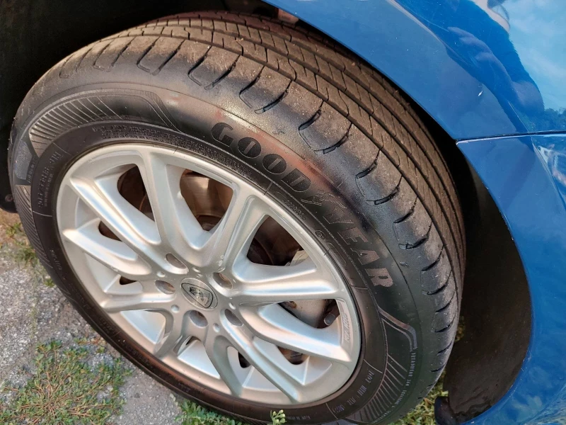 VW Touran, снимка 12 - Автомобили и джипове - 52646422