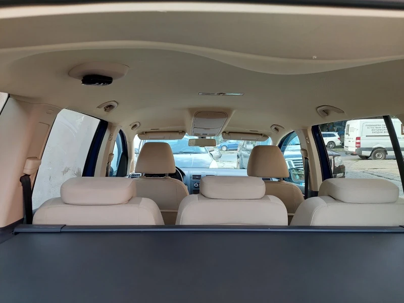 VW Touran, снимка 10 - Автомобили и джипове - 52646422