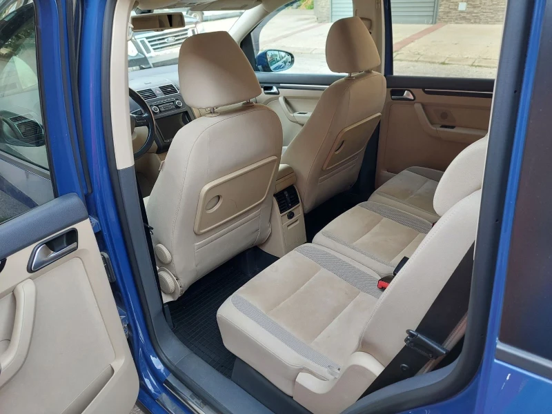 VW Touran, снимка 9 - Автомобили и джипове - 52646422