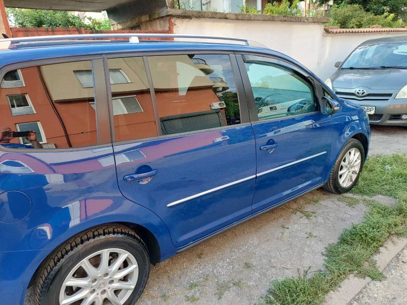VW Touran, снимка 3 - Автомобили и джипове - 52646422
