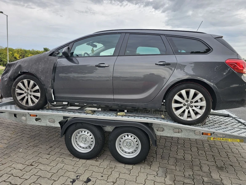 Opel Astra 1.4i 140k.s  A14NET, снимка 4 - Автомобили и джипове - 51549983