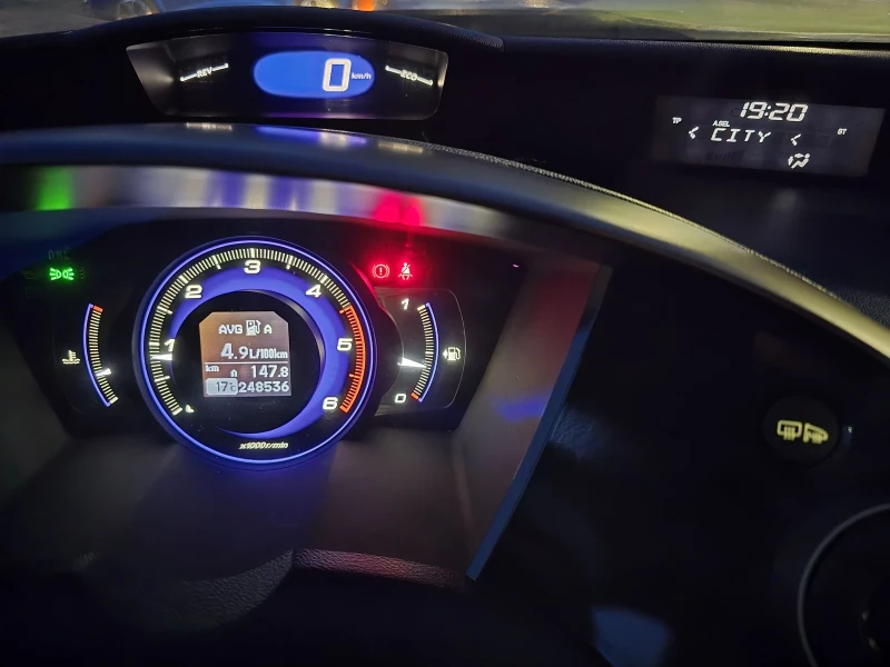 Honda Civic 2.2 i-CDTi, снимка 15 - Автомобили и джипове - 51735761