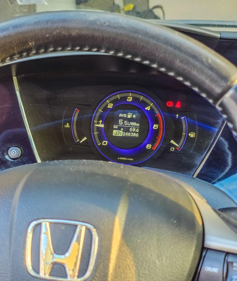 Honda Civic 2.2 i-CDTi, снимка 11 - Автомобили и джипове - 51735761