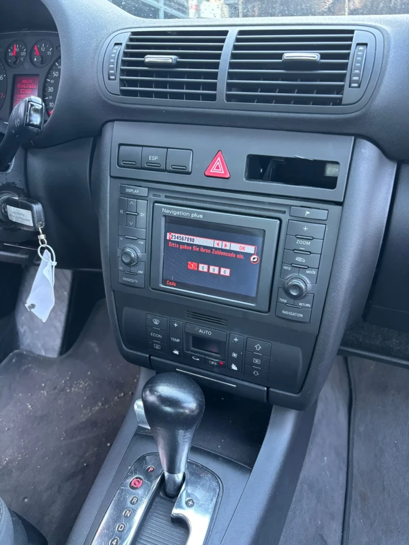 Audi A3 1.8T Automat 180hp, снимка 9 - Автомобили и джипове - 51869453