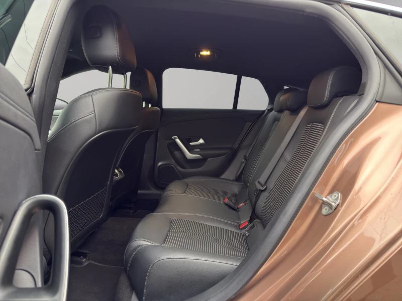 Mercedes-Benz CLA 220 Shooting Brake, снимка 15 - Автомобили и джипове - 51972038