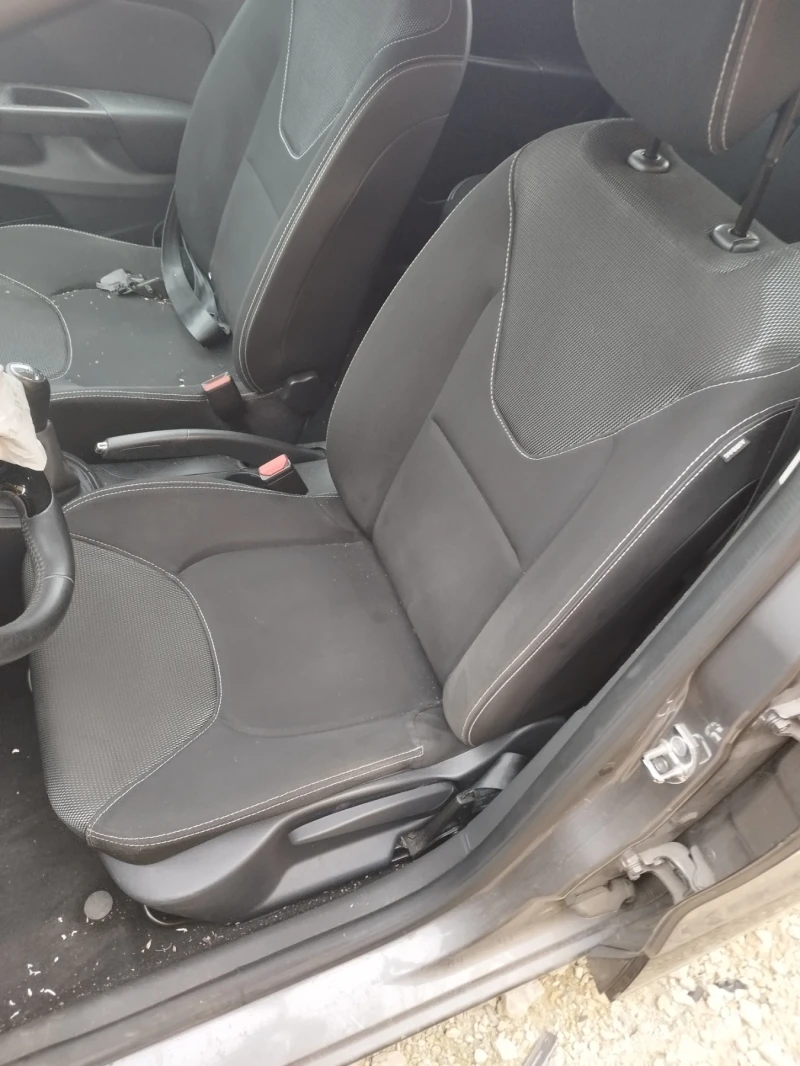 Renault Clio 1.5dci, снимка 6 - Автомобили и джипове - 52295518