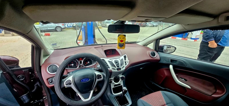 Ford Fiesta Titanium, снимка 7 - Автомобили и джипове - 52469238