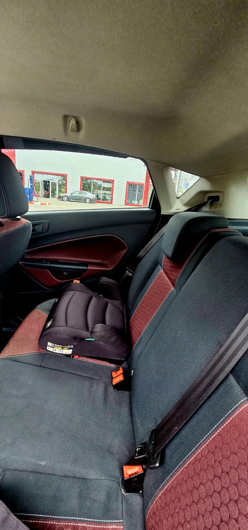 Ford Fiesta Titanium, снимка 8 - Автомобили и джипове - 52469238