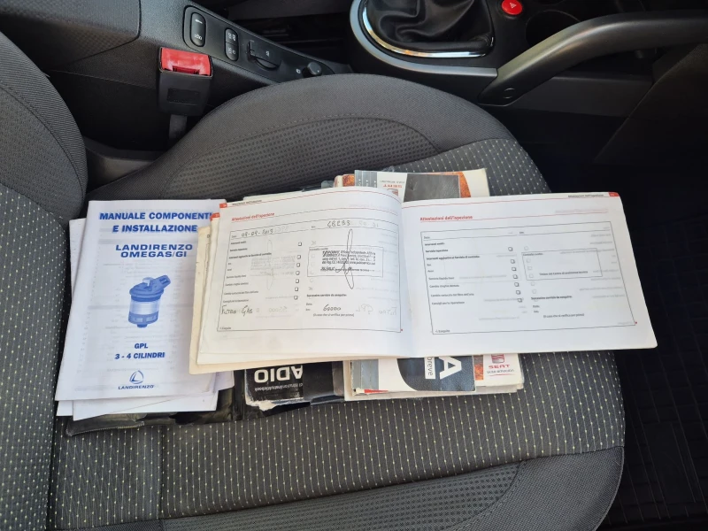 Seat Altea 1, 6 102кс Газ/бенз като нова, снимка 14 - Автомобили и джипове - 52928033