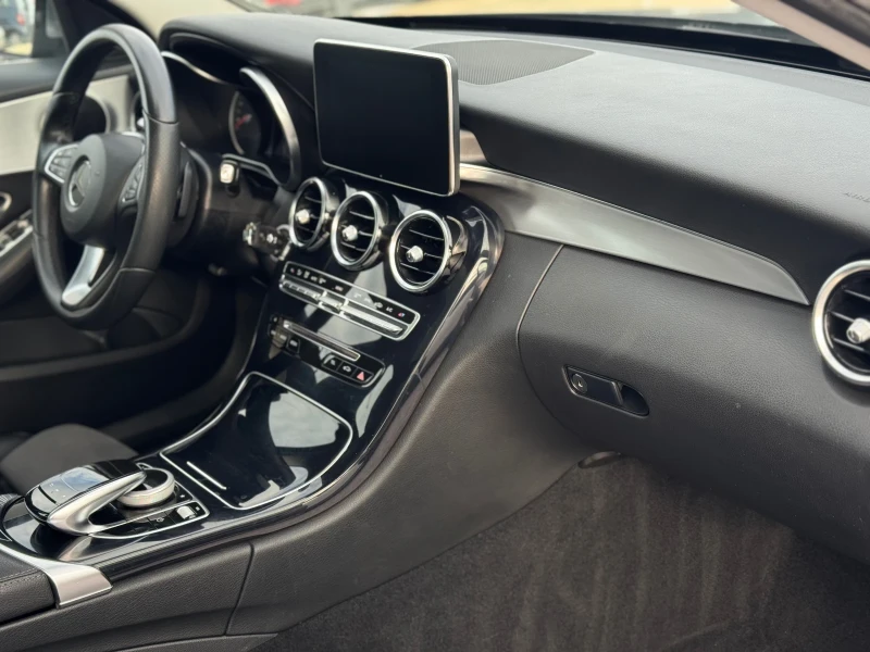 Mercedes-Benz C 220 220d AMG premium, снимка 13 - Автомобили и джипове - 53031800