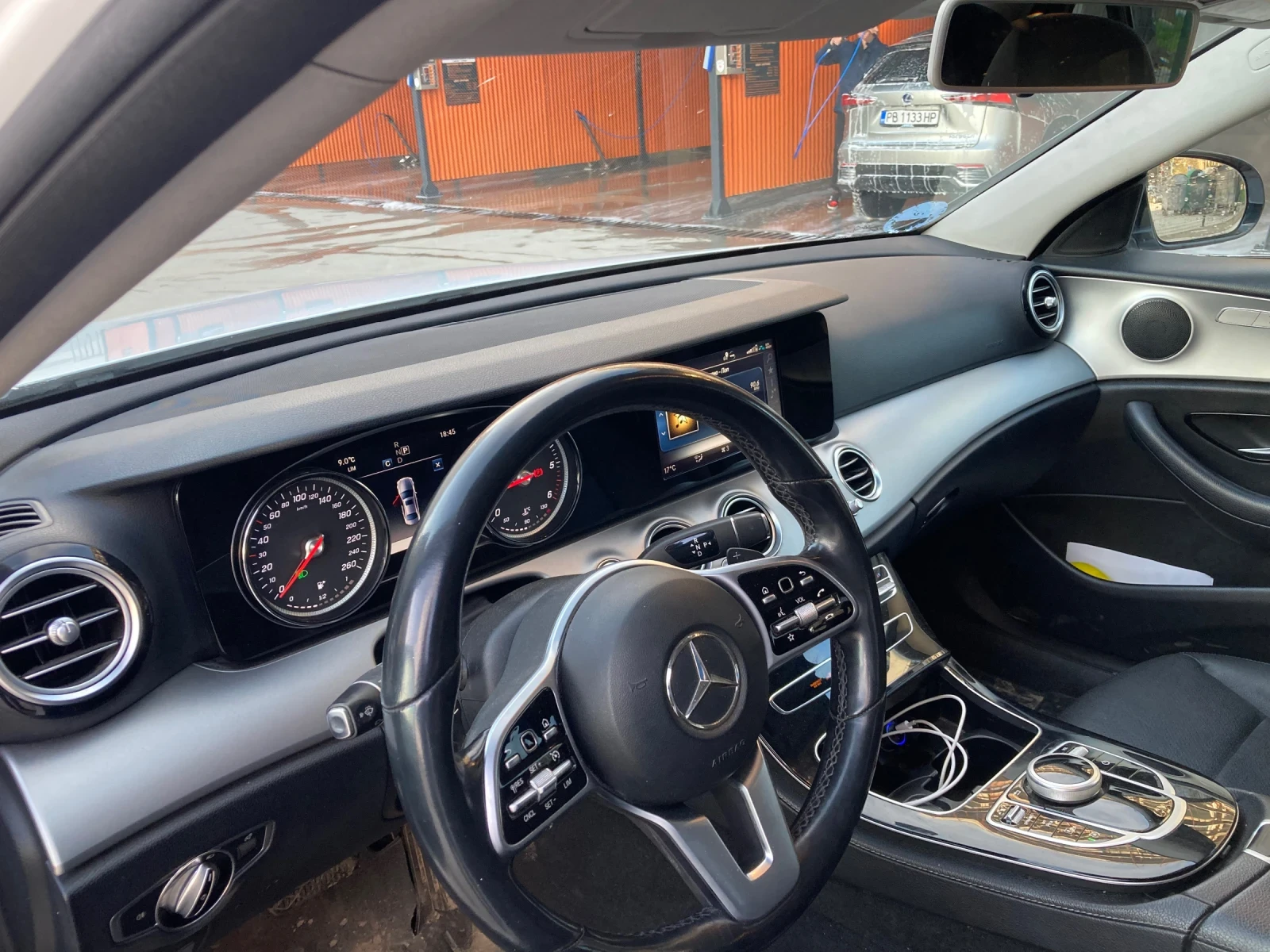 Mercedes-Benz E 200  - изображение 9