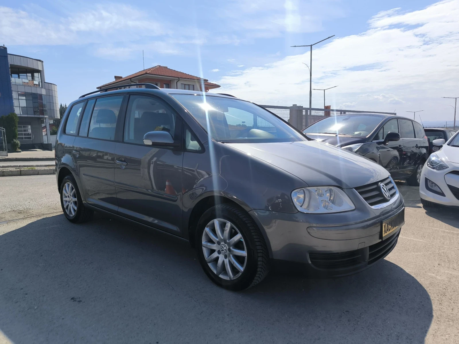 VW Touran 2.0TD - изображение 3