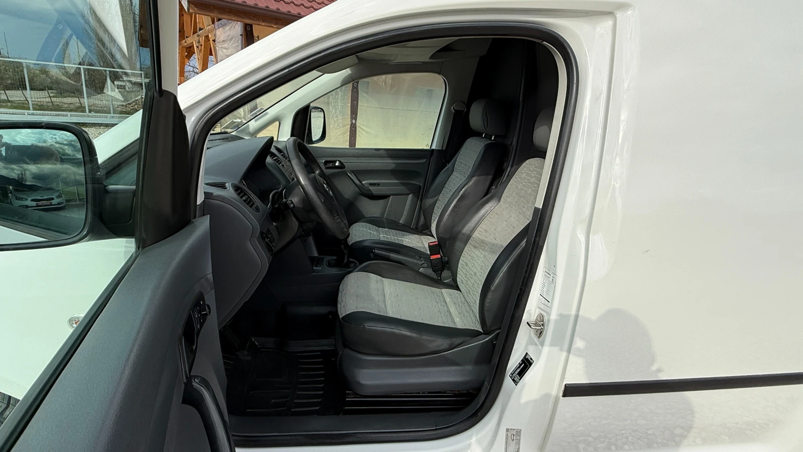 VW Caddy 1.6TDI/102кс/EURO 5/КАМЕРА/НОВ ВНОС ОТ ИТАЛИЯ/, снимка 12 - Автомобили и джипове - 54149697