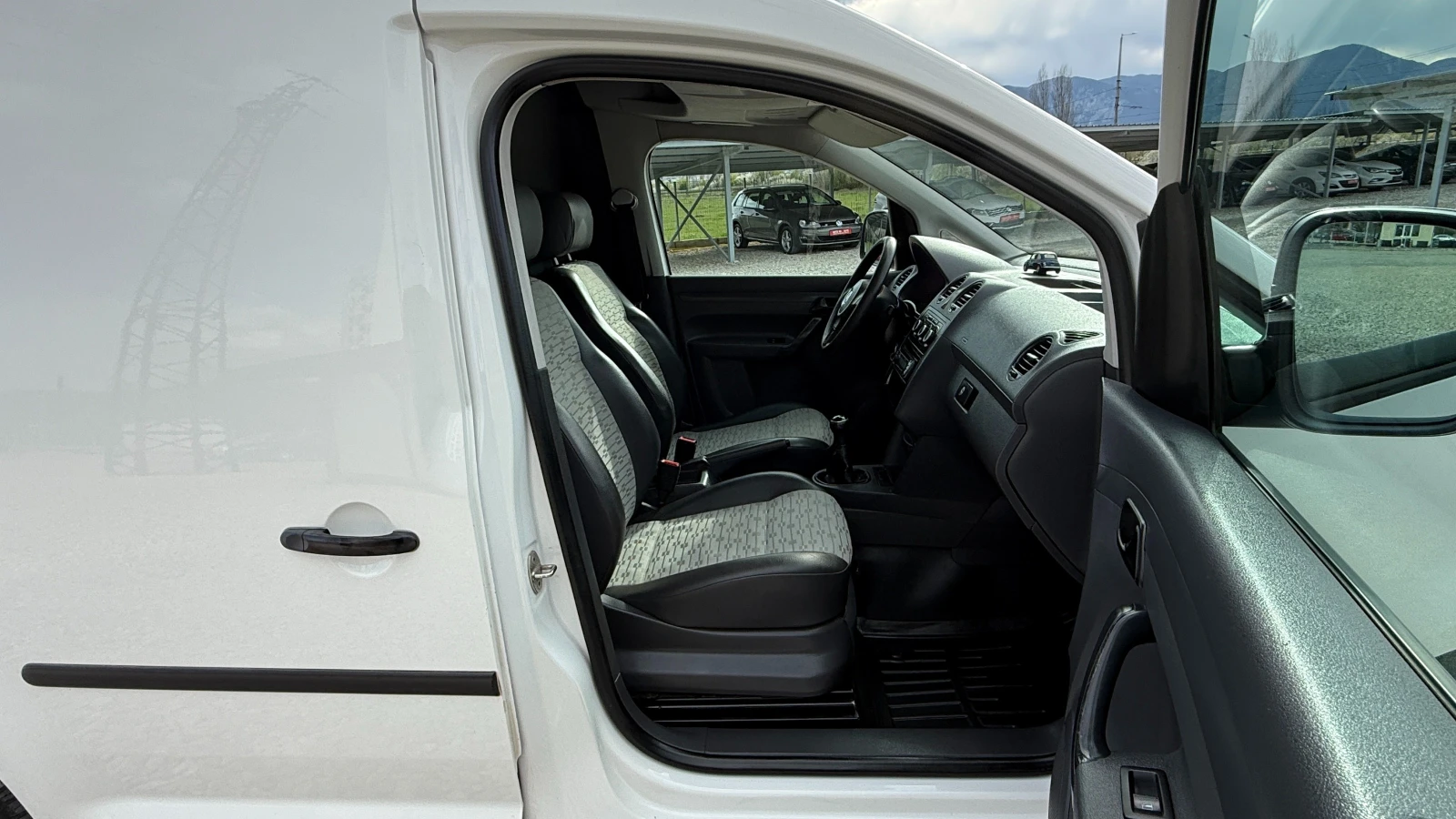 VW Caddy 1.6TDI/102кс/EURO 5/КАМЕРА/НОВ ВНОС ОТ ИТАЛИЯ/, снимка 13 - Автомобили и джипове - 54149697