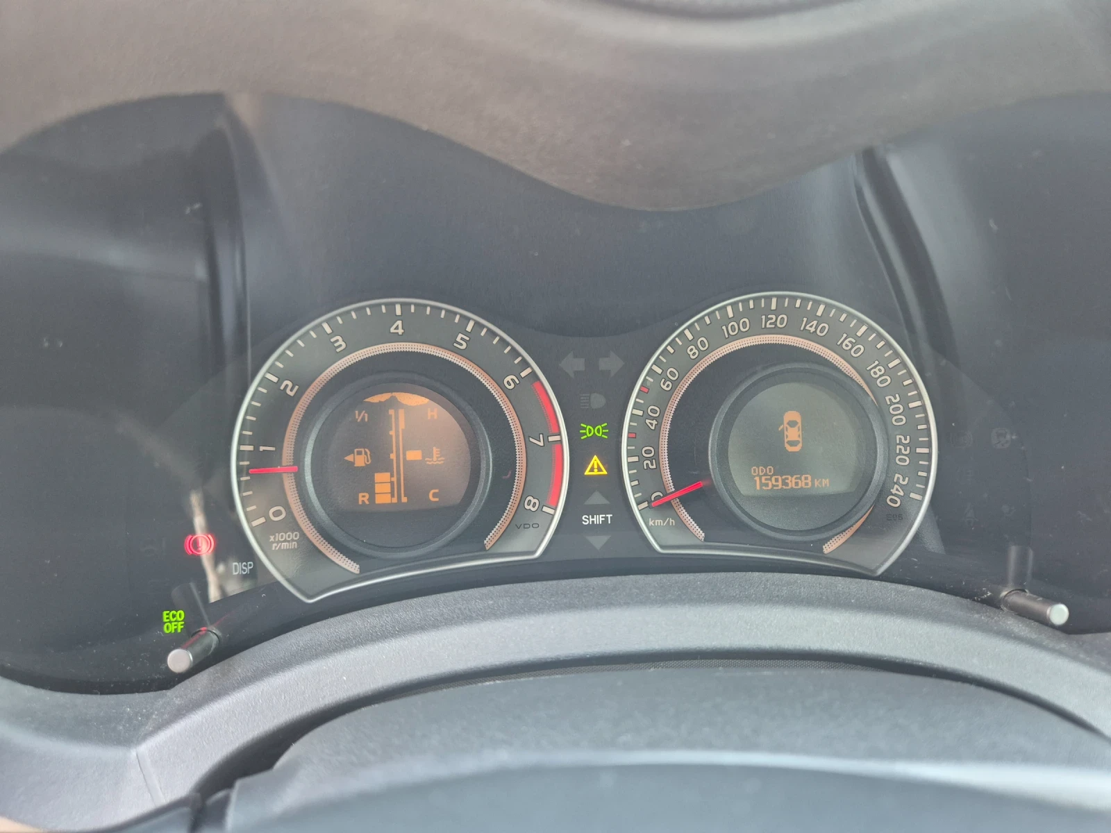 Toyota Auris 1.3 facelift, снимка 10 - Автомобили и джипове - 54173579