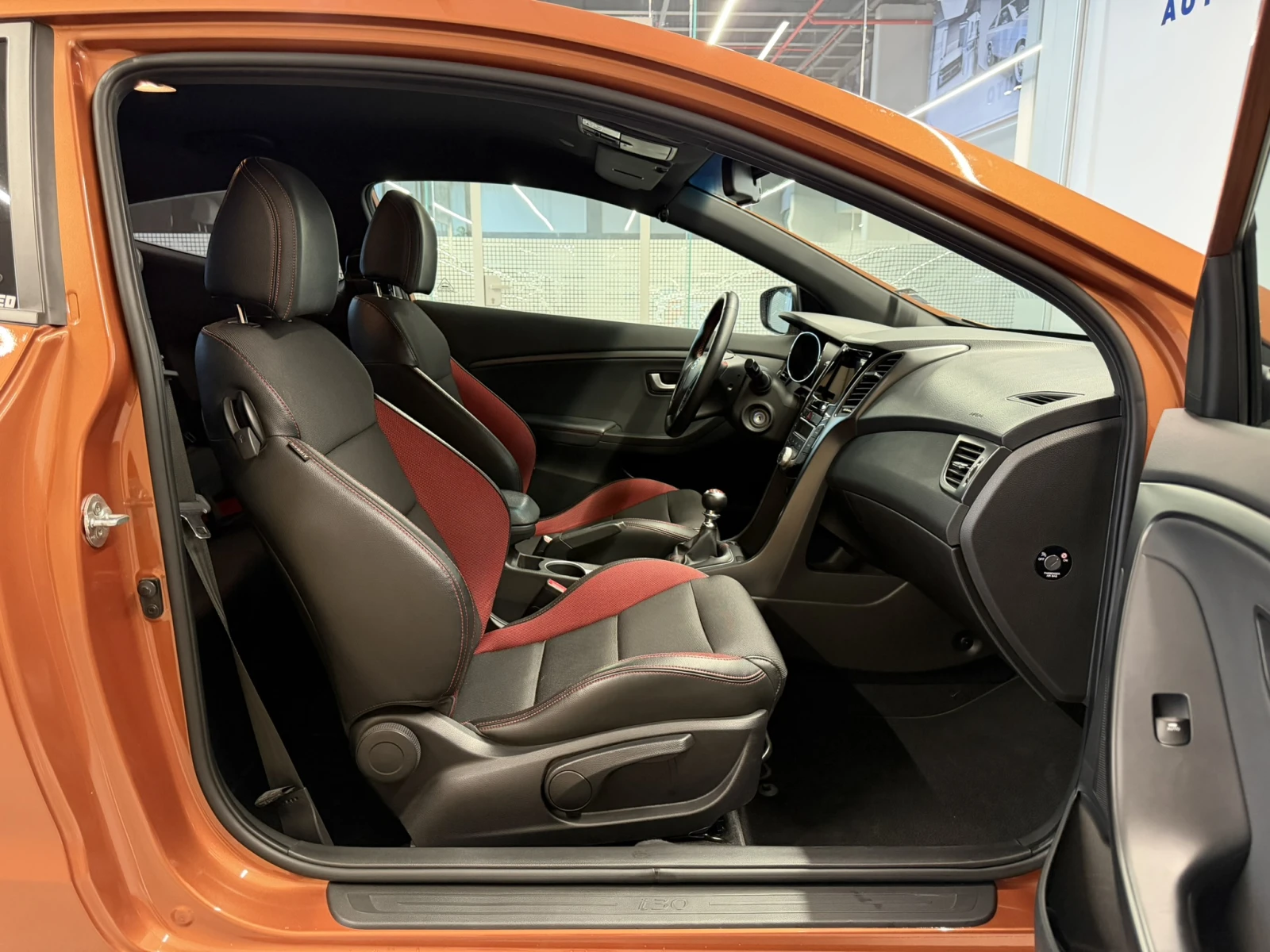 Hyundai I30 TURBO GT, снимка 16 - Автомобили и джипове - 54303901