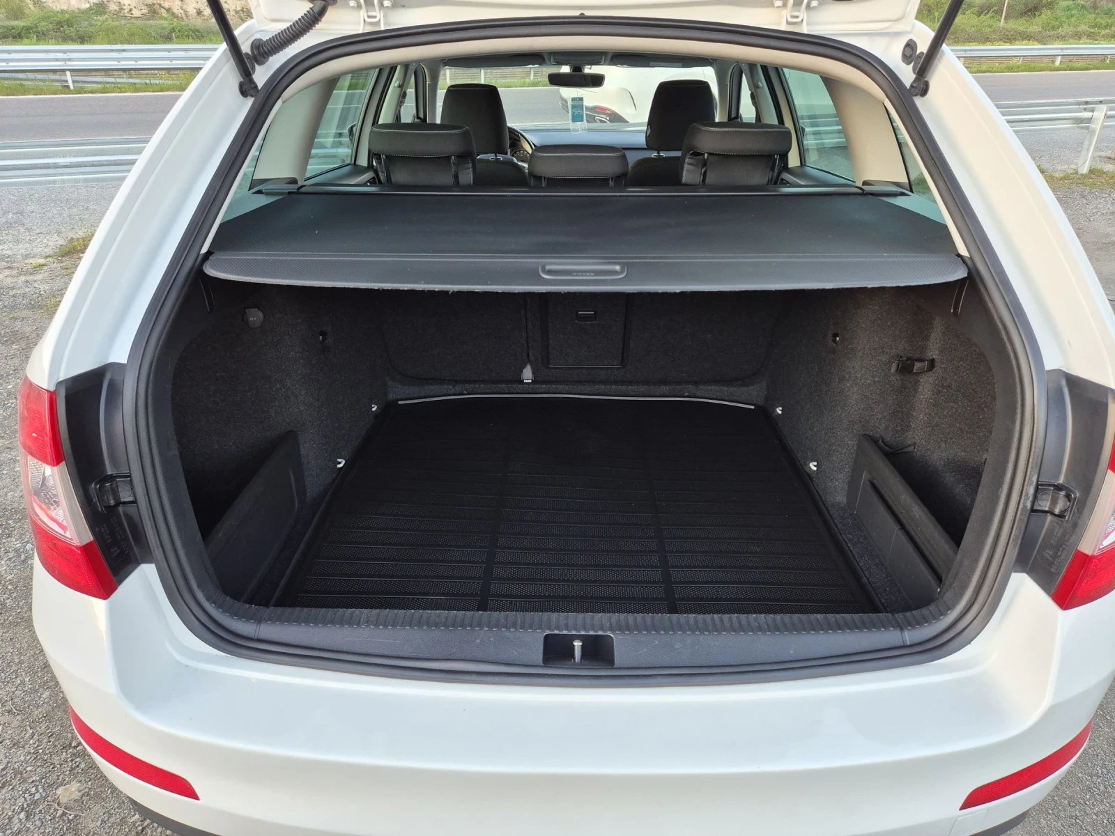 Skoda Octavia 1.6TDI/DSG/EVRO6, снимка 15 - Автомобили и джипове - 54577148
