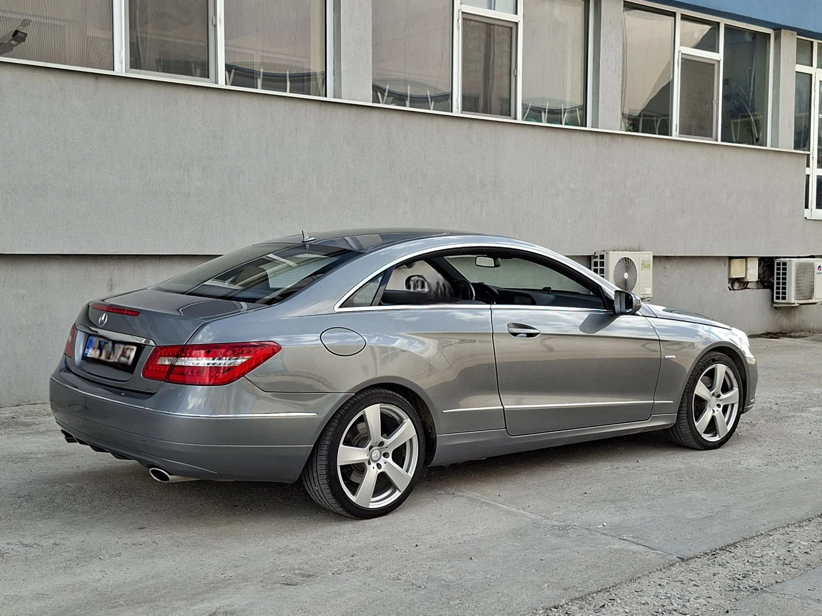 Mercedes-Benz E 350 БАРТЕР?, снимка 4 - Автомобили и джипове - 54863209