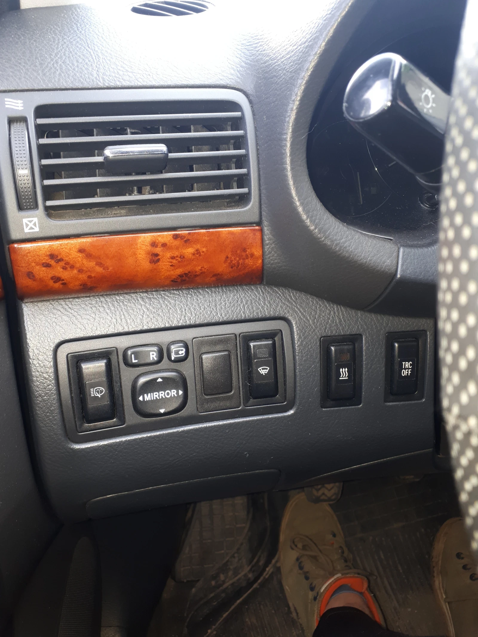 Toyota Avensis 2.0, снимка 4 - Автомобили и джипове - 54868651