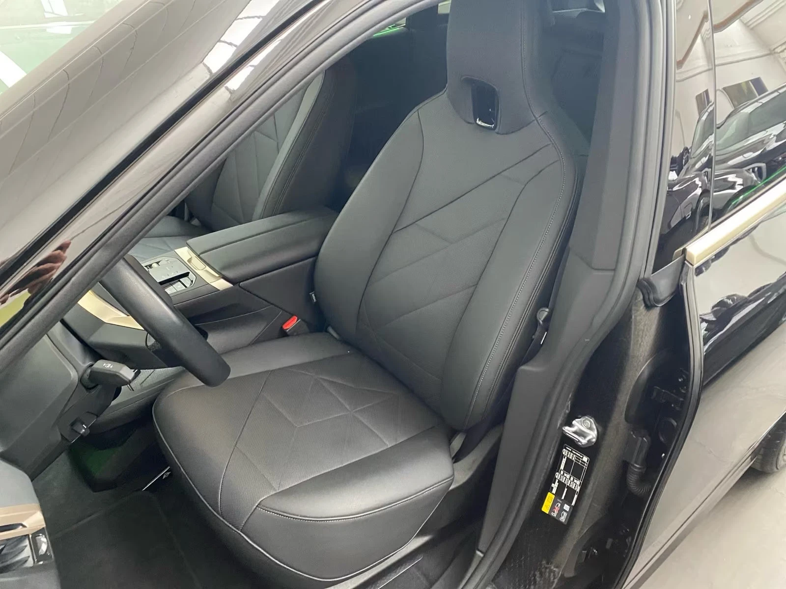 BMW iX xDRIVE/40HP/SPORT/HUD/360/ACC/22/H&K/517z, снимка 8 - Автомобили и джипове - 55123694