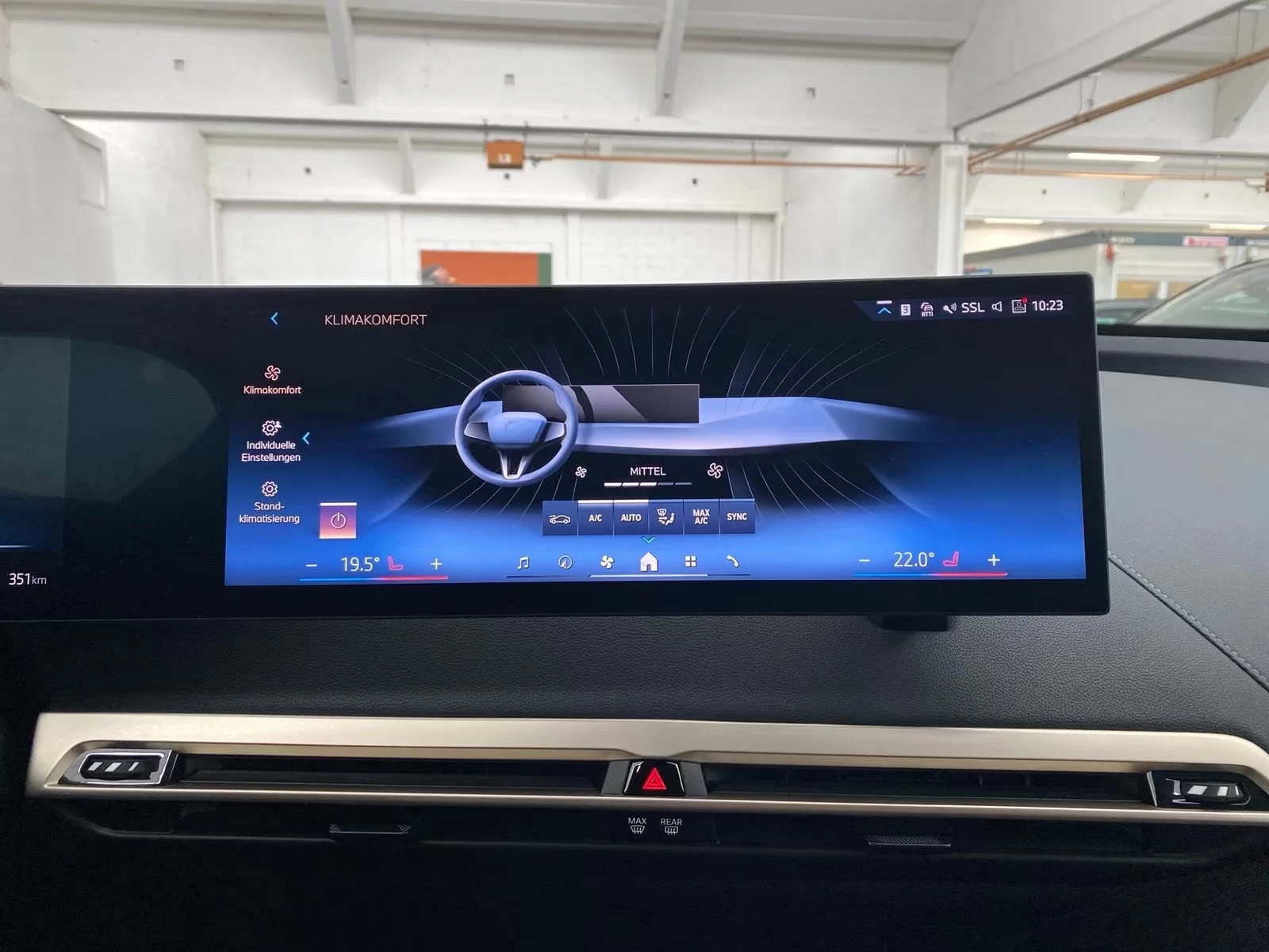 BMW iX xDRIVE/40HP/SPORT/HUD/360/ACC/22/H&K/517z, снимка 12 - Автомобили и джипове - 55123694