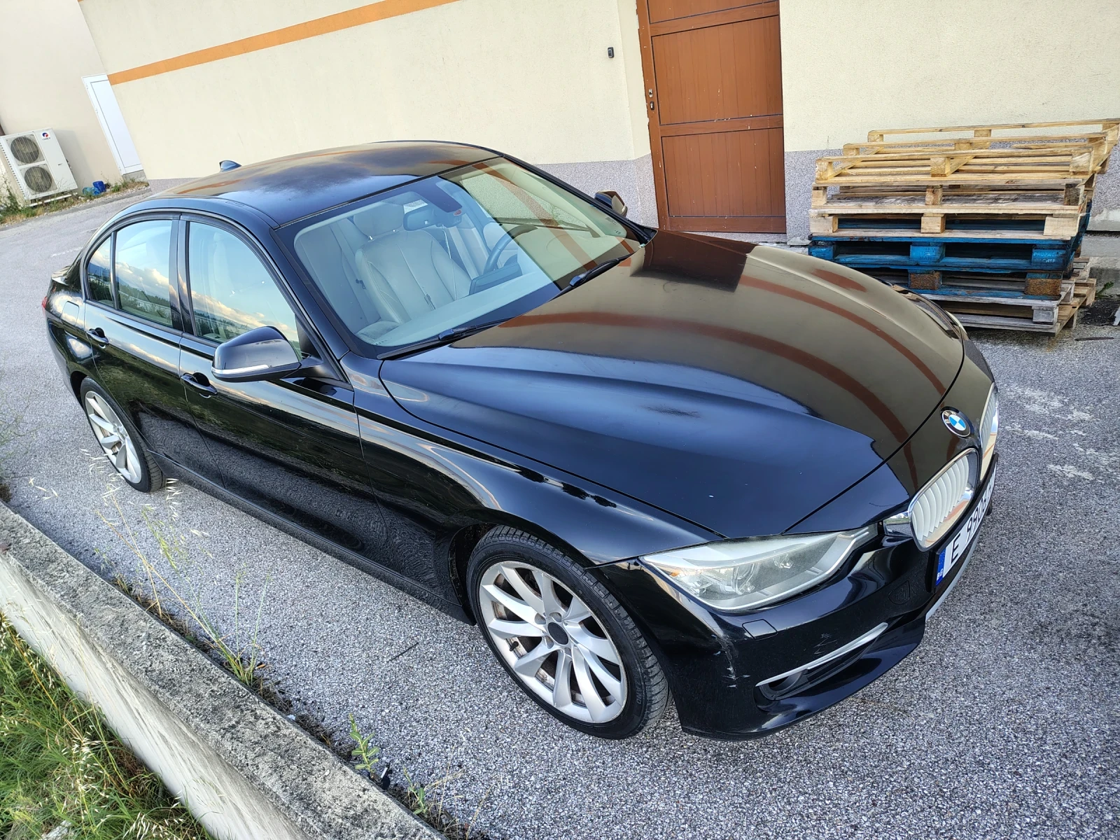 BMW 320, снимка 3 - Автомобили и джипове - 55268678