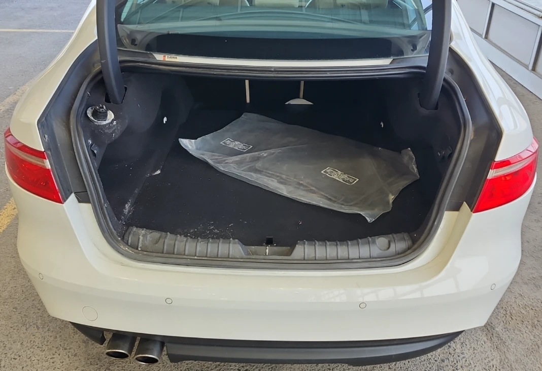 Jaguar Xf * PRESTIGE* AWD* Подгрев* Шибидах* Back Cam* , снимка 13 - Автомобили и джипове - 55477453