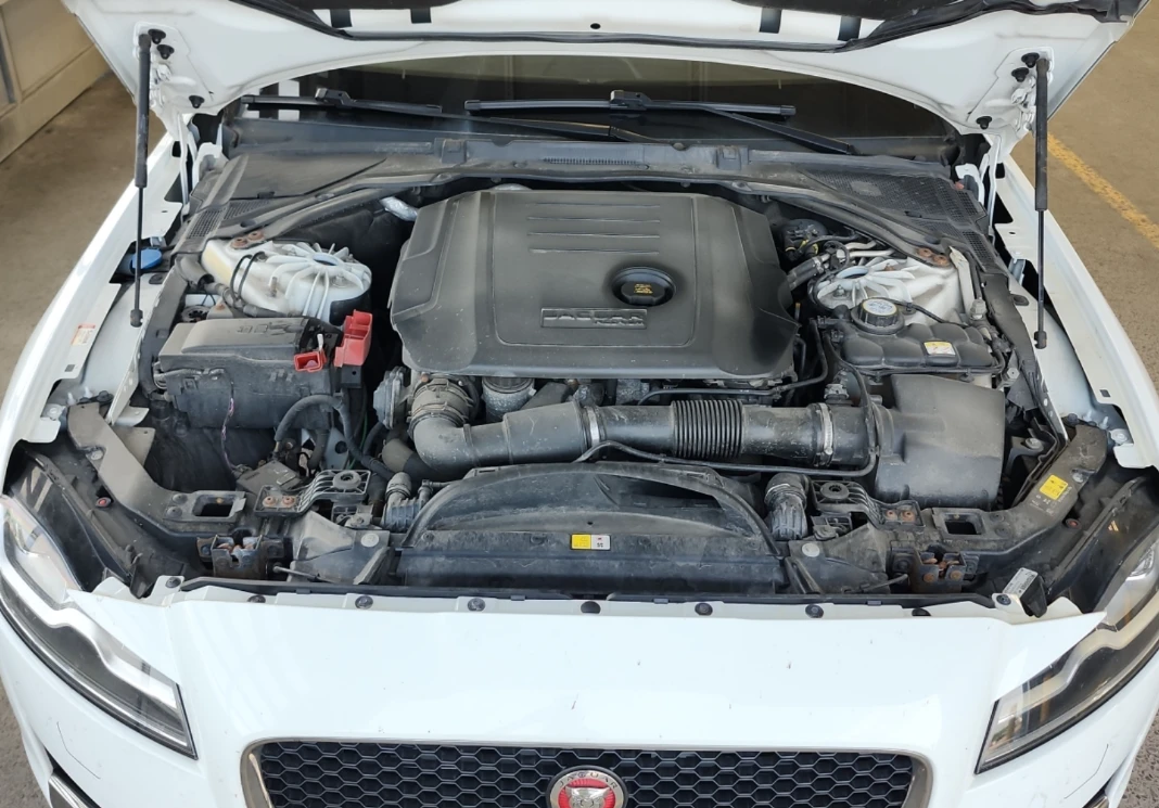 Jaguar Xf * PRESTIGE* AWD* Подгрев* Шибидах* Back Cam* , снимка 14 - Автомобили и джипове - 55477453