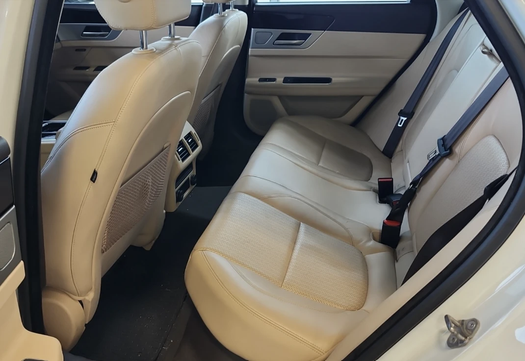 Jaguar Xf * PRESTIGE* AWD* Подгрев* Шибидах* Back Cam* , снимка 11 - Автомобили и джипове - 55477453