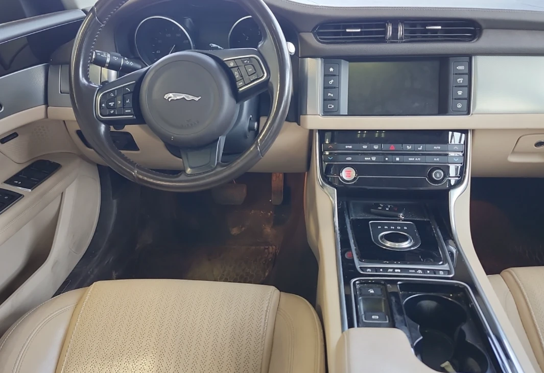 Jaguar Xf * PRESTIGE* AWD* Подгрев* Шибидах* Back Cam* , снимка 7 - Автомобили и джипове - 55477453