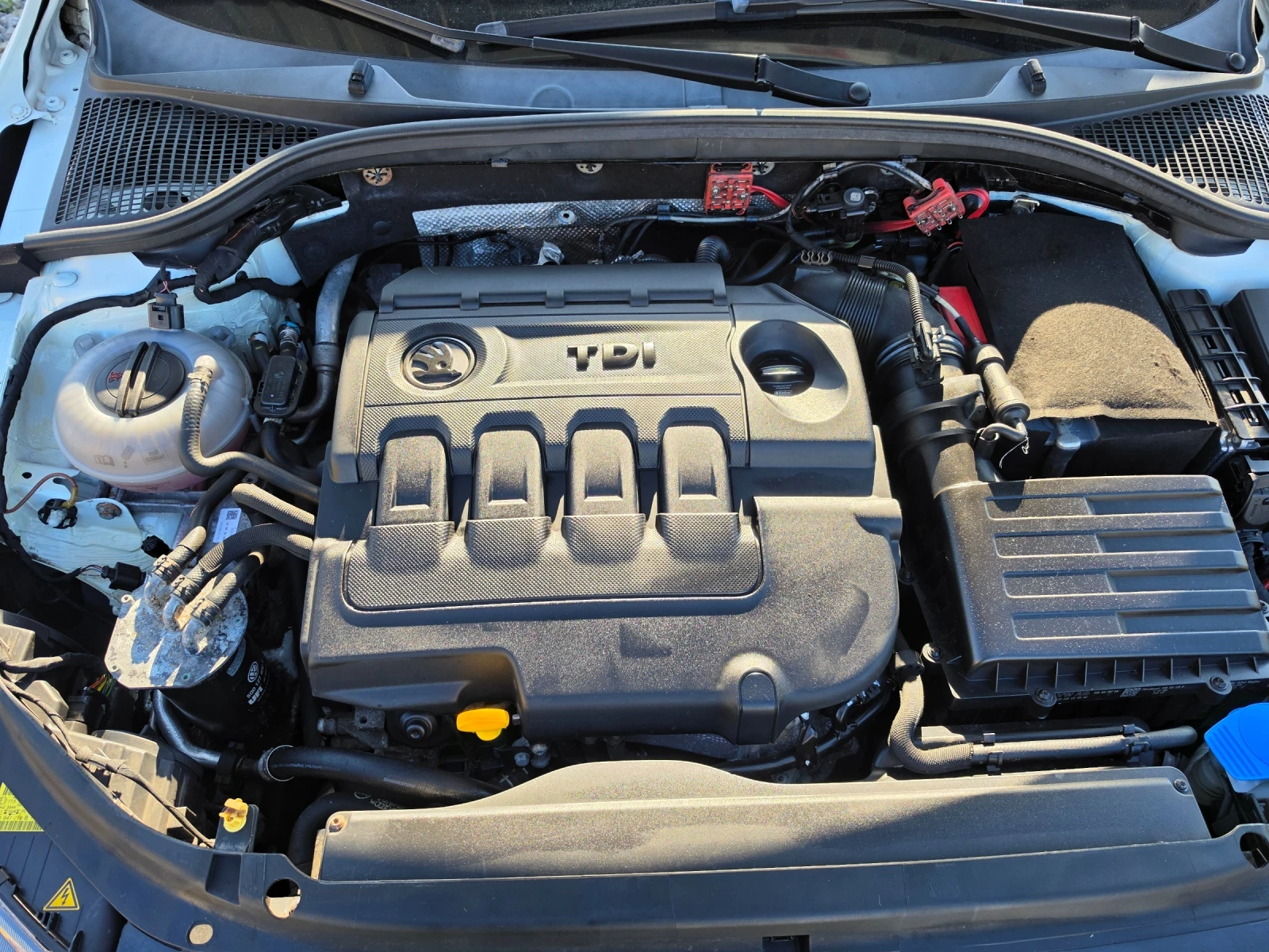 Skoda Octavia VRS 2.0TDI * RS * 184HP * КОЖА * CARPLAY * ЛИЗИНГ , снимка 17 - Автомобили и джипове - 55777378
