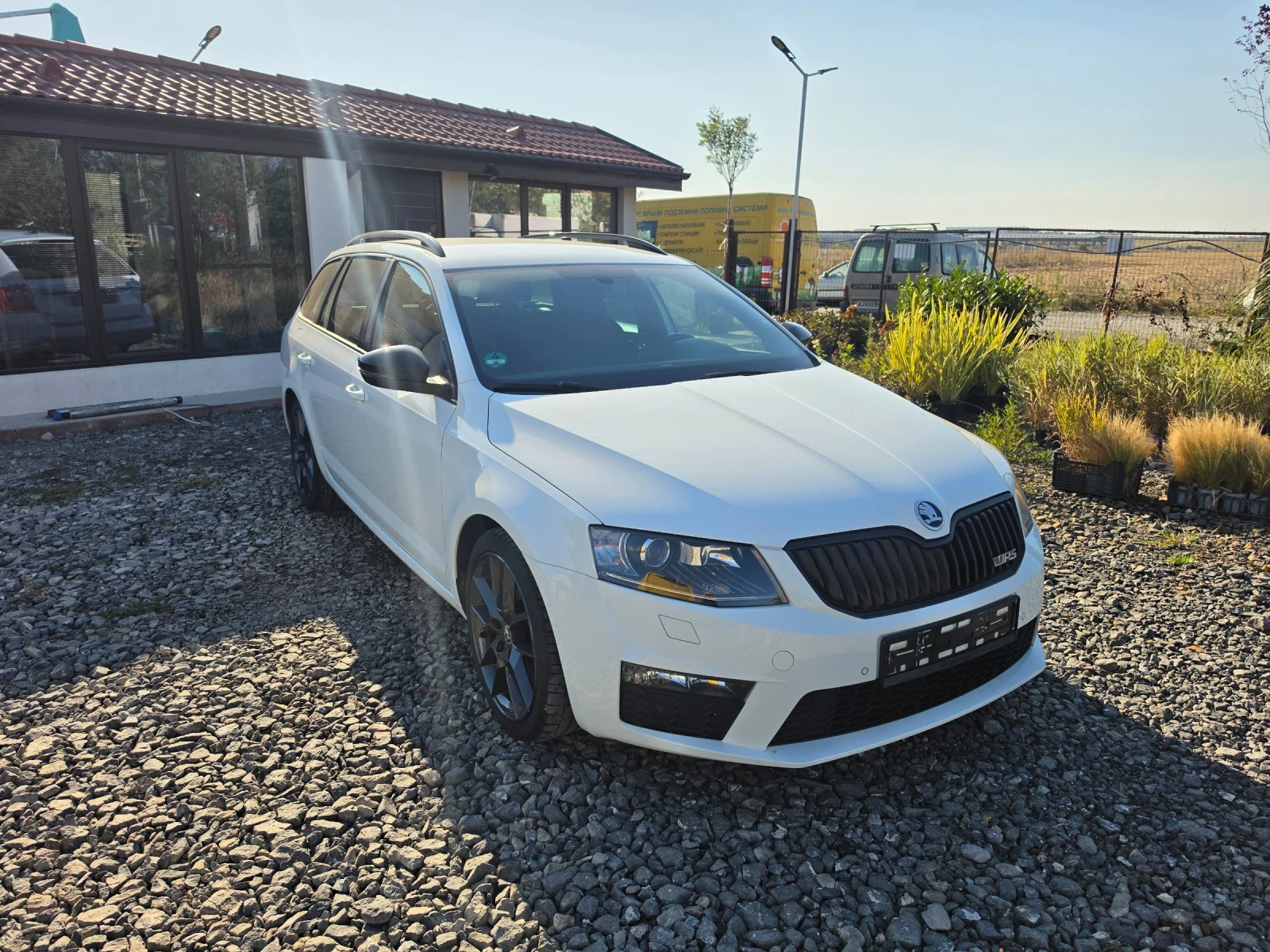 Skoda Octavia VRS 2.0TDI * RS * 184HP * КОЖА * CARPLAY * ЛИЗИНГ , снимка 3 - Автомобили и джипове - 55777378