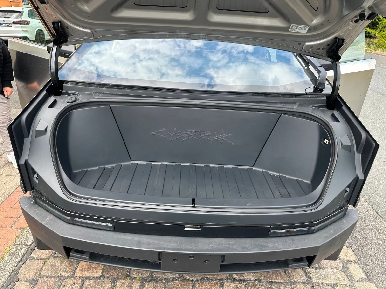 Tesla Cybertruck | Mobile.bg � ����������� 7