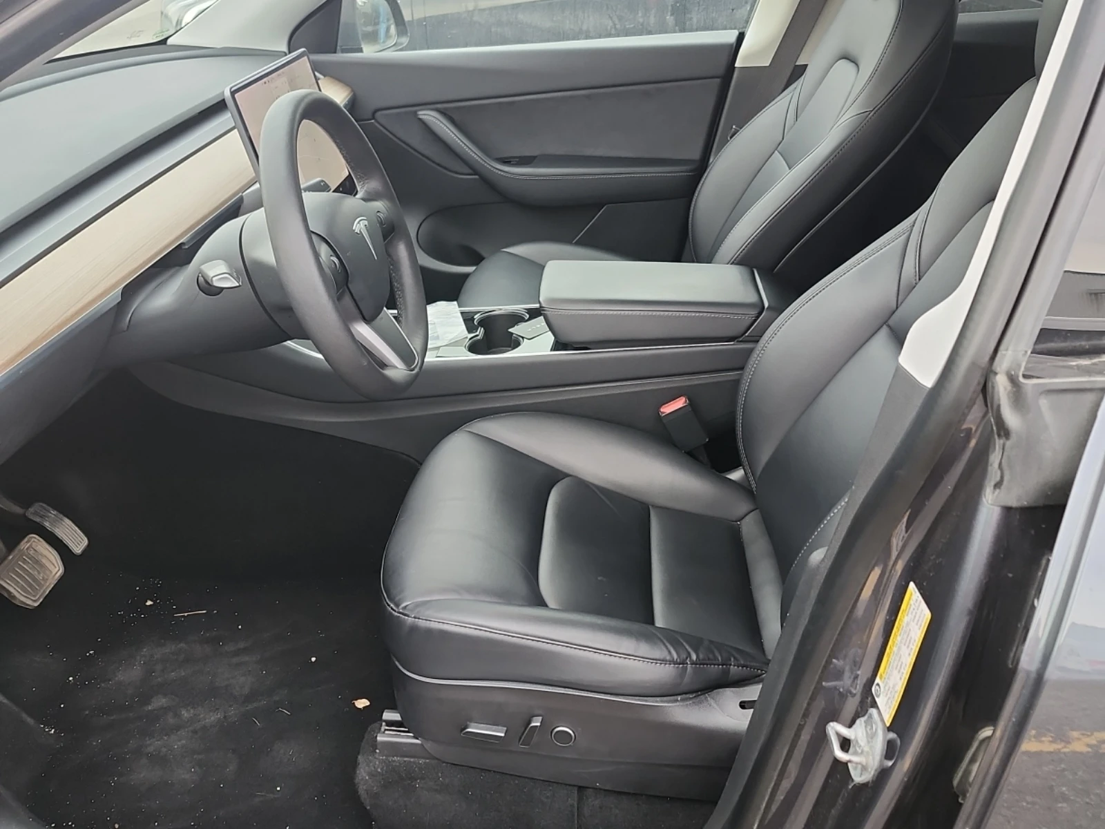 Tesla Model Y STANDARD RANGE, снимка 7 - Автомобили и джипове - 56716112