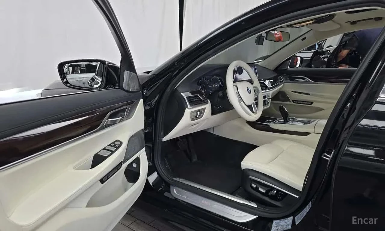 BMW 750, снимка 10 - Автомобили и джипове - 56726480